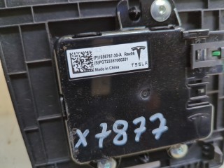 Разъем AUX/USB, ориг. номер 165678730A, Tesla Model Y 2020-2026
