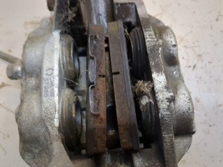 Суппорт левый передний, ориг. номер 26292AE151, 26225AE091, Subaru Impreza 2005-2007