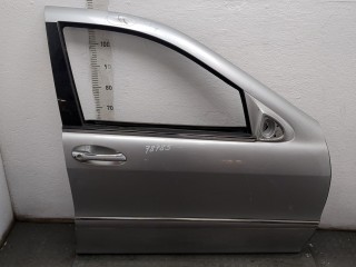 Стекло боковой двери правое переднее Mercedes S W220 2002-2005