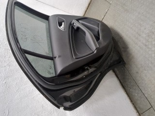 Стекло боковой двери левое заднее, ориг. номер A1767350300, Mercedes A-Класс 2015-2018