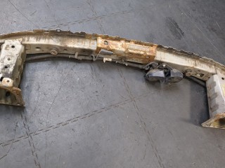 Усилитель бампера передний Ford Focus 2007-2011
