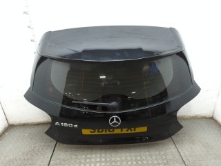 Крышка (дверь) багажника Mercedes A-Класс 2015-2018