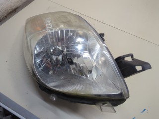 Фара (передняя) правая, ориг. номер 811300D130, Toyota Yaris 2005-2009