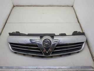 Решетка радиатора Opel Zafira B 2008-2014