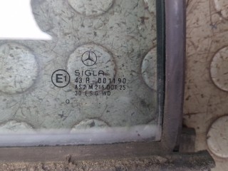 Стекло форточки двери правое заднее, ориг. номер A2107350609, Mercedes E W210 1999-2002