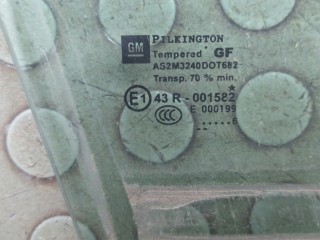 Стекло боковой двери правое переднее, Opel Zafira B 2005-2008
