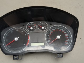 Щиток приборов (приборная панель) Ford Focus 2001-2005