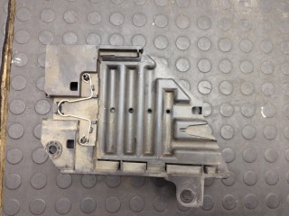 Кронштейн фары левый, ориг. номер LR066965, Land Rover Discovery Sport 2014-2019
