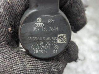 Рампа (рейка) топливная, ориг. номер 03L130089P, Volkswagen Tiguan 2006-2011
