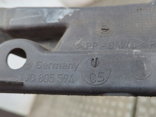 Замок капота, ориг. номер 1J0823509E, Volkswagen Golf 4 1997-2006