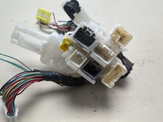 Блок реле, ориг. номер 88972558, Pontiac Vibe 2002-2004