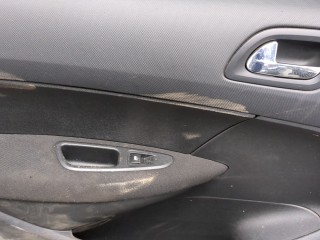 Замок двери левый задний, ориг. номер 9137V0, Peugeot 308 2007-2011