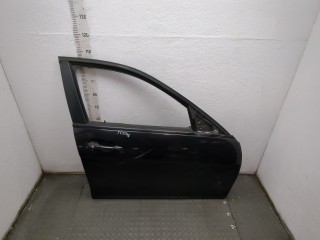 Стекло боковой двери правое переднее Mercedes C W204 2007-2011