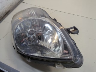 Фара (передняя) правая, ориг. номер 811300D360, Toyota Yaris 2009-2012