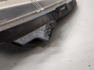 Фара (передняя) правая, ориг. номер 811300D130, Toyota Yaris 2005-2009