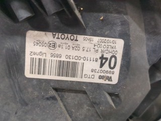 Фара (передняя) правая, ориг. номер 811300D130, Toyota Yaris 2005-2009