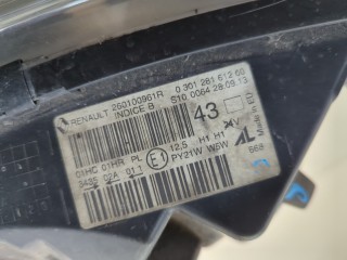 Фара (передняя) правая, ориг. номер 260100961R, Renault Captur 2012-2017