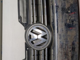 Решетка радиатора Volkswagen Golf 2003-2009