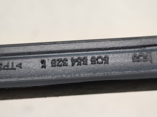 Молдинг стекла (лобовое) правое, ориг. номер 3C0854327J, Volkswagen Passat 2005-2010