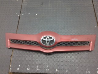 Решетка радиатора Toyota Corolla Verso 2004-2007