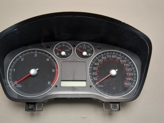 Щиток приборов (приборная панель) Ford Focus 2004-2008