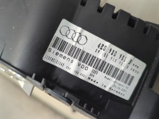 Щиток приборов (приборная панель), ориг. номер 4E0920951B, Audi A8 2007-2010
