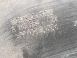 Защита арок (подкрылок) правая передняя, ориг. номер A1668847722, Mercedes GL-Класс 2012-2016