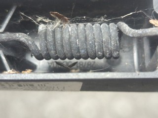 Щеткодержатель левый задний, ориг. номер 28781JD00A, Nissan Qashqai 2006-2010