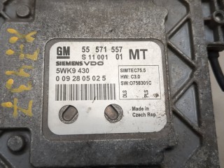 Блок управления двигателем, ориг. номер 55571557, Opel Zafira B 2008-2014