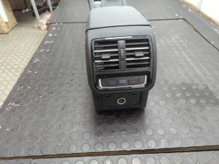 Консоль салона (кулисная часть), ориг. номер 3G2863241C, Volkswagen Passat 8 2014-2021