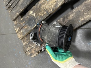 Компрессор кондиционера, ориг. номер 8831002390, Toyota Auris 2006-2010