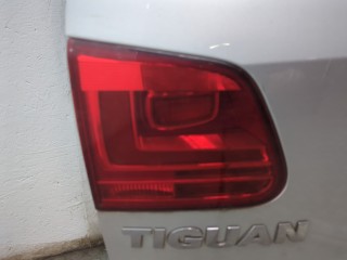 Замок багажника, ориг. номер 5M0827505E, Volkswagen Tiguan 2011-2019
