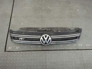 Решетка радиатора Volkswagen Tiguan 2011-2019
