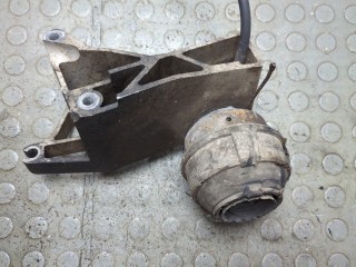 Подушка крепления двигателя, ориг. номер 30666175, Volvo V70 2000-2004