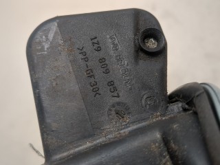Лючок бензобака, ориг. номер 1Z9809857, Skoda Octavia 2000-2011