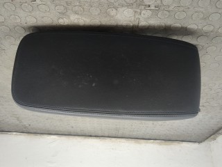 Подлокотник левый передний, ориг. номер 84245169, Chevrolet Volt 2015-2019