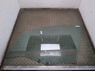 Стекло боковой двери левое переднее Renault Clio 2003-2013