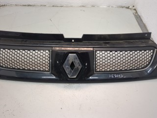 Решетка радиатора Renault Trafic 2001-2006