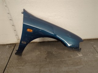 Повторитель поворотов правый Nissan Primera 1996-2000