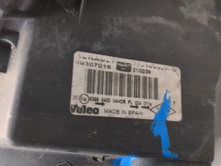 Кронштейн фары левый, ориг. номер 8200114673, Renault Megane 2002-2006