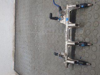 Рампа (рейка) топливная Opel Zafira B 2005-2008