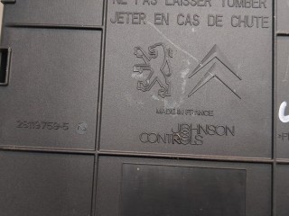 Блок управления BSI (Блок предохранителей), ориг. номер 9812188580, Peugeot Partner 2015-2018