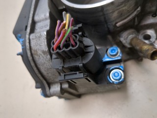 Заслонка дроссельная, ориг. номер 058133063, Audi A4 1994-1997