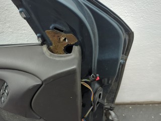 Дверная карта (Обшивка двери) левая передняя, Ford Focus 2001-2005