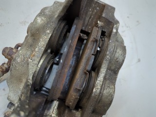 Суппорт правый передний, ориг. номер 26292FE040, Subaru Impreza 2002-2005