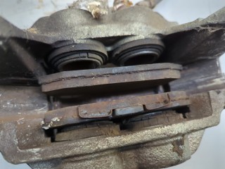 Суппорт левый передний, ориг. номер 26292FE050, Subaru Impreza 2002-2005