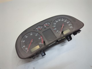 Щиток приборов (приборная панель) Volkswagen Golf 4 1997-2006