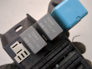 Блок предохранителей, ориг. номер 8273402010, Toyota Matrix 2004-2008