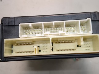 Блок предохранителей, ориг. номер 827300C263, Toyota Tundra 2013-2022