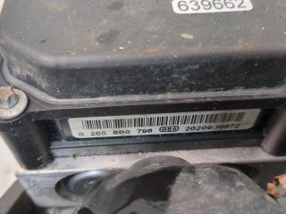 Блок АБС, насос (ABS, ESP, ASR), ориг. номер 0265800796, Opel Corsa 2011-2014